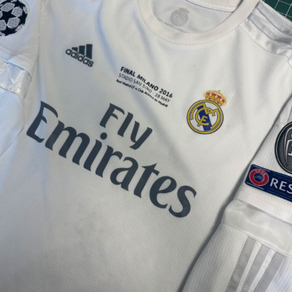 2016 Real Madrid Home Shirt UCL Final L/Sleeve Ronaldo 7 - Retro Soccer Jersey